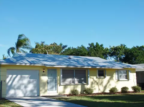 2339 SE Madison St, Stuart, FL 34997 photo 1