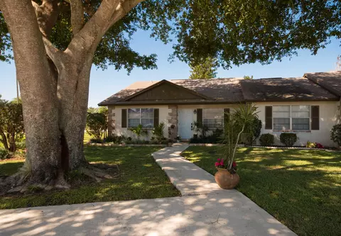 119 Doe Trl, Jupiter, FL 33458 photo 1