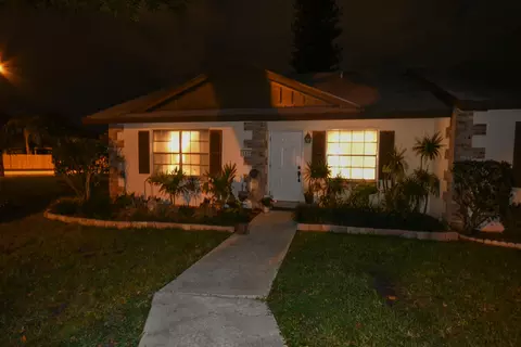 119 Doe Trl, Jupiter, FL 33458 photo 2
