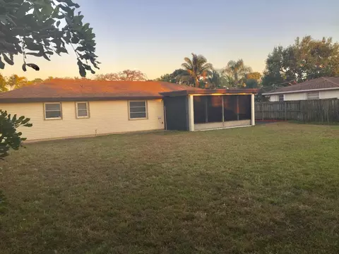 19343 Gulfstream Dr, Jupiter, FL 33469 photo 2