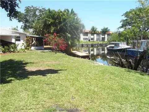 2435 SW Hideaway Ln, Stuart, FL 34994 photo 4