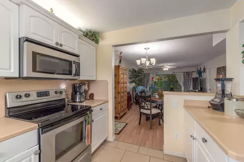 1230 SE Parkview Pl #D4, Stuart, FL 34994 photo 7