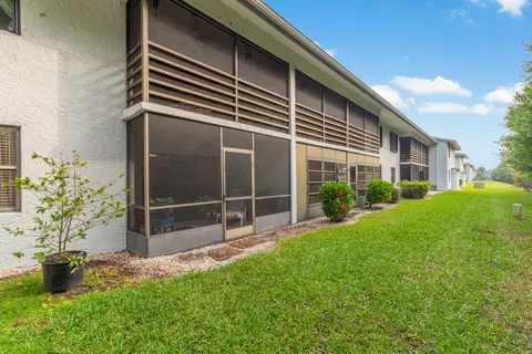 1230 SE Parkview Pl #D4, Stuart, FL 34994 photo 15
