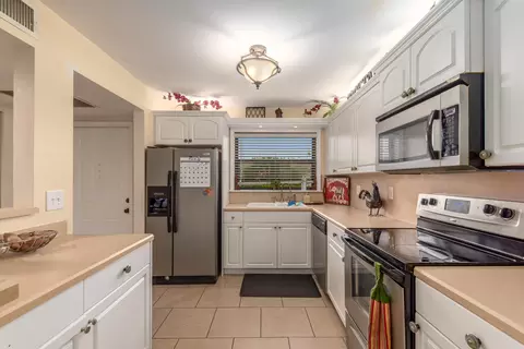 1230 SE Parkview Pl #D4, Stuart, FL 34994 photo 6