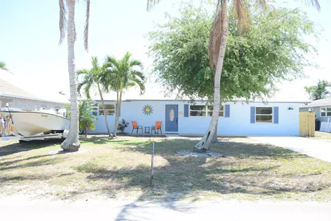 5516 SE Orange St, Stuart, FL 34997 photo 2