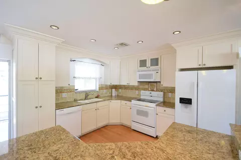 5516 SE Orange St, Stuart, FL 34997 photo 4