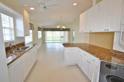 1069 SW Balmoral Trce, Stuart, FL 34997 photo 4