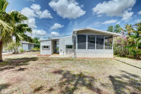 2442 SW Olds Pl, Stuart, FL 34997 photo 4