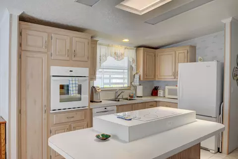 2442 SW Olds Pl, Stuart, FL 34997 photo 13