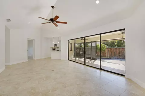 1127 E Seminole Ave #31B, Jupiter, FL 33477 photo 7
