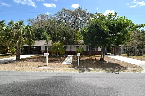 209 SE Cortez Ave, Stuart, FL 34994 photo 4