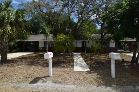 209 SE Cortez Ave, Stuart, FL 34994 photo 2