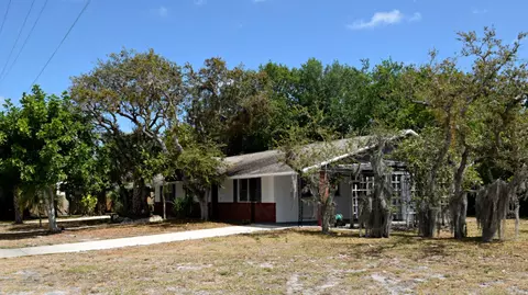 209 SE Cortez Ave, Stuart, FL 34994 photo 5