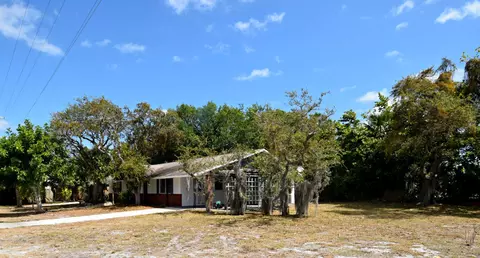 209 SE Cortez Ave, Stuart, FL 34994 photo 6