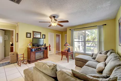 656 Eagle Dr, Delray Beach, FL 33444 photo 7