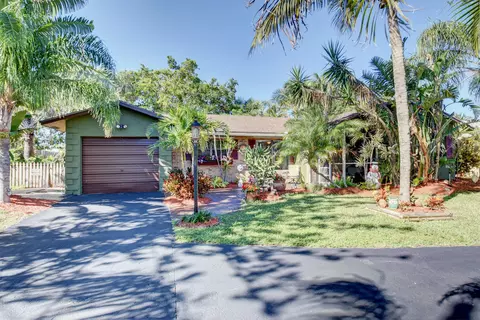 656 Eagle Dr, Delray Beach, FL 33444 photo 1