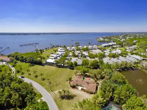 2029 NW Pine Tree Way, Stuart, FL 34994 photo 2
