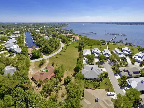 2029 NW Pine Tree Way, Stuart, FL 34994 photo 3