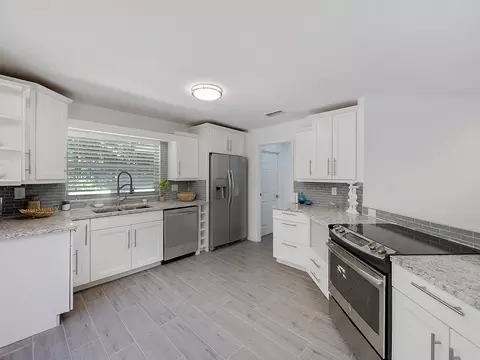 2029 NW Pine Tree Way, Stuart, FL 34994 photo 5