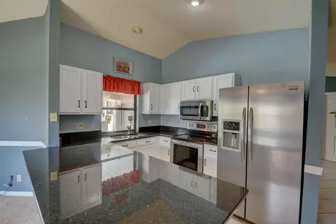 6664 SE Silverbell Ave, Stuart, FL 34997 photo 14