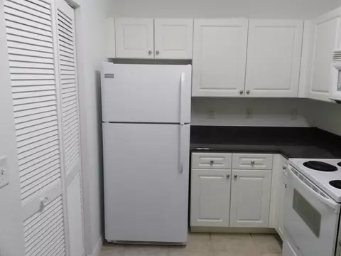 270 SE Kitching Cir, Stuart, FL 34994 photo 8