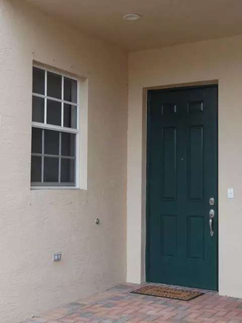 195 SW Walking Path, Stuart, FL 34997 photo 2