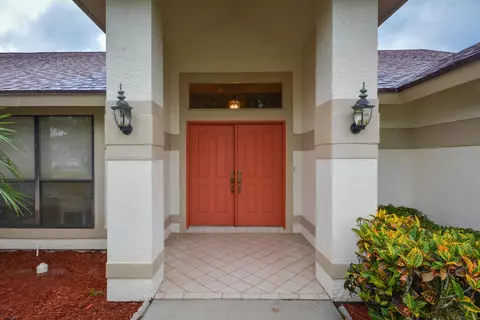 2211 NW 18th Dr, Stuart, FL 34994 photo 3