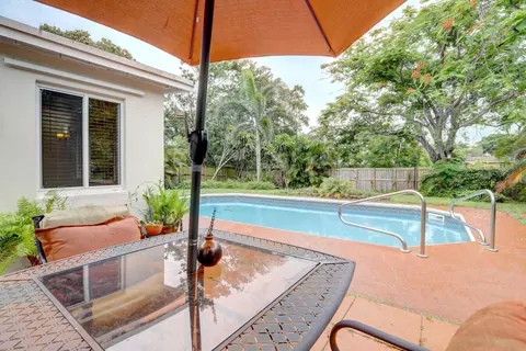 363 SW 65 Ave, Margate, FL 33068 photo 8