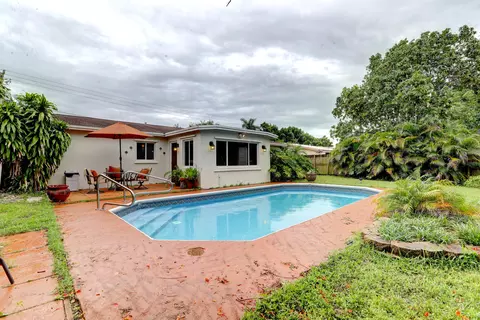 363 SW 65 Ave, Margate, FL 33068 photo 6