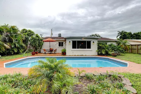 363 SW 65 Ave, Margate, FL 33068 photo 11
