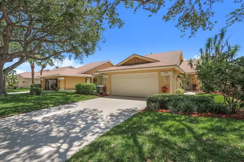 129 Cape Pointe Cir, Jupiter, FL 33477 photo 2