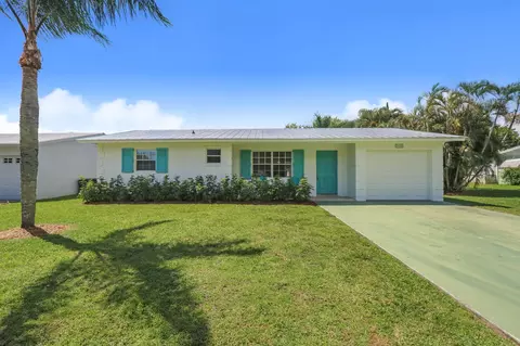 3056 SE Mimosa St, Stuart, FL 34997 photo 2