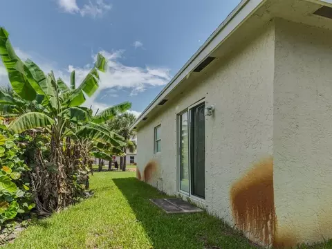 2093 E Ridge Cir E, Boynton Beach, FL 33435 photo 24