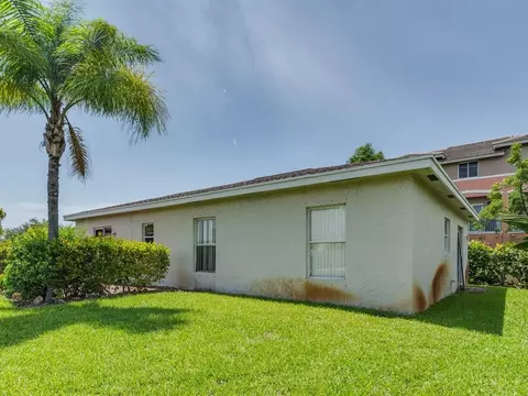 2093 E Ridge Cir E, Boynton Beach, FL 33435 photo 25