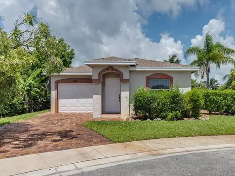 2093 E Ridge Cir E, Boynton Beach, FL 33435 photo 2