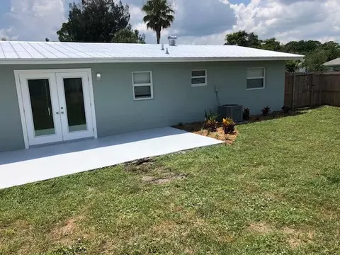 910 SE Ocean Ave, Stuart, FL 34996 photo 6