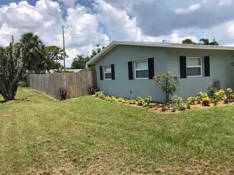 910 SE Ocean Ave, Stuart, FL 34996 photo 7