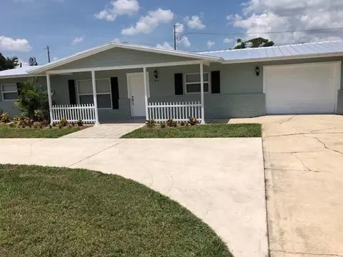 910 SE Ocean Ave, Stuart, FL 34996 photo 4