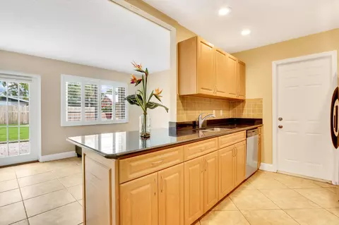 1293 SE Madison Ave, Stuart, FL 34996 photo 9