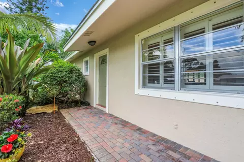 1293 SE Madison Ave, Stuart, FL 34996 photo 3