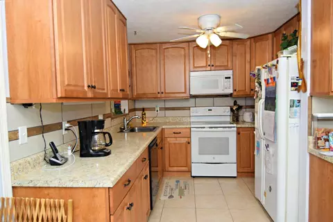1605 SE 9th St, Stuart, FL 34996 photo 10