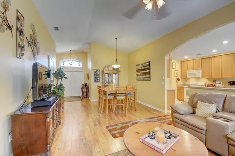 1058 SE Westminster Pl, Stuart, FL 34997 photo 8