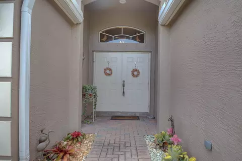 1058 SE Westminster Pl, Stuart, FL 34997 photo 2