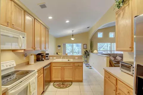 1058 SE Westminster Pl, Stuart, FL 34997 photo 11