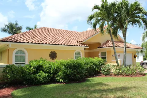 2734 NW Florida Ave, Stuart, FL 34994 photo 2