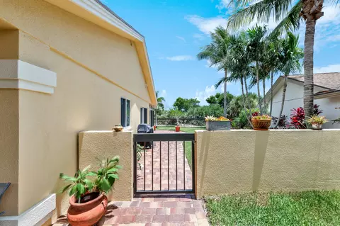 323 Ridge Rd, Jupiter, FL 33477 photo 25