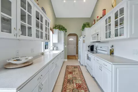 323 Ridge Rd, Jupiter, FL 33477 photo 8