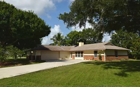 2905 SE Glasgow Dr, Stuart, FL 34997 photo 2