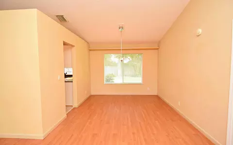 2905 SE Glasgow Dr, Stuart, FL 34997 photo 8