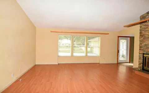 2905 SE Glasgow Dr, Stuart, FL 34997 photo 7